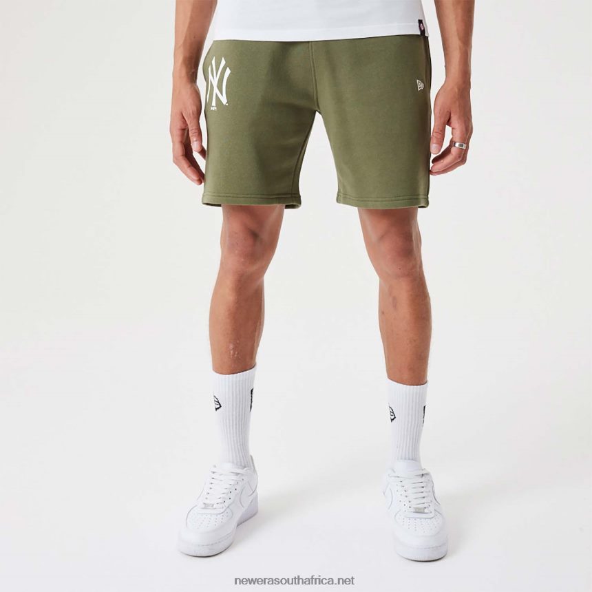 New York Yankees MLB League Essential Medium Green Shorts New Era TRBRBN2643