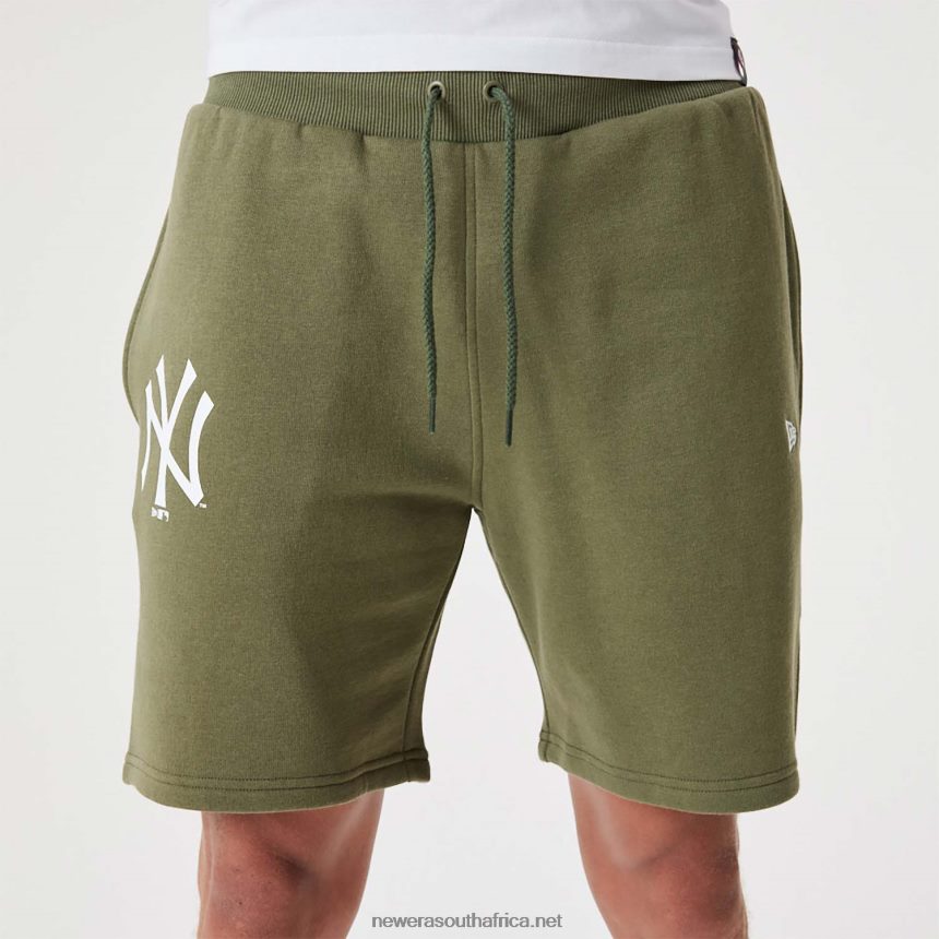 New York Yankees MLB League Essential Medium Green Shorts New Era TRBRBN2643