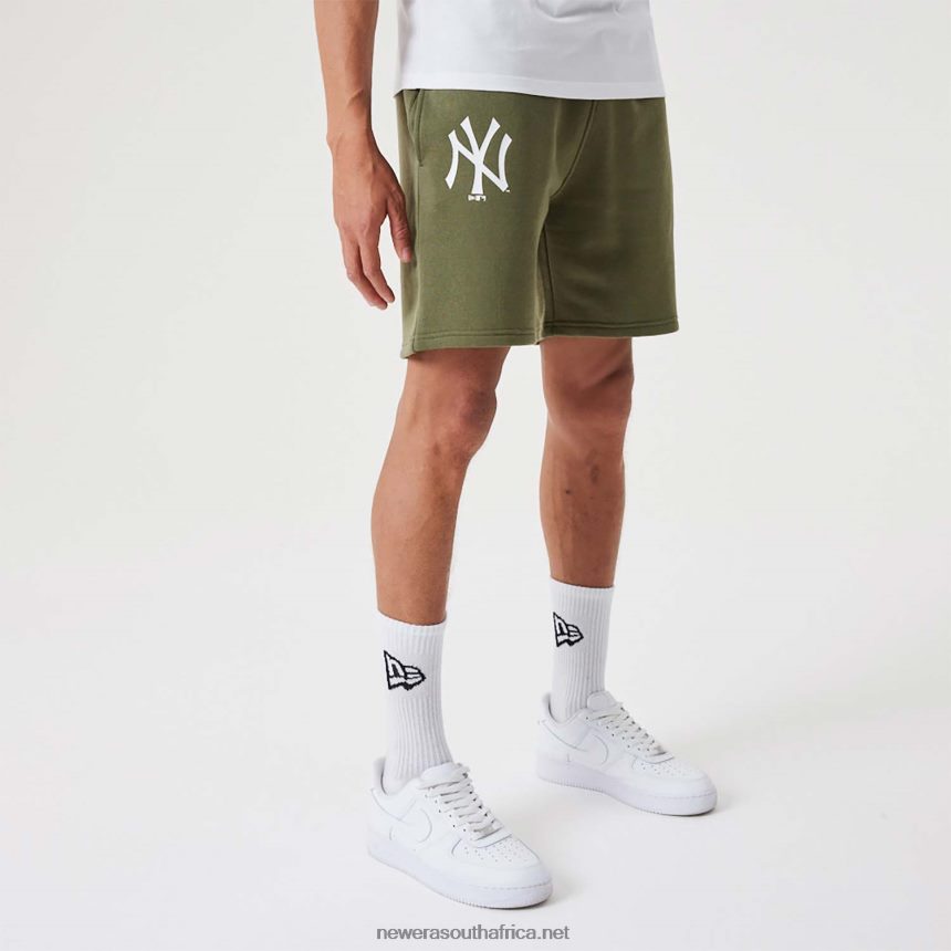 New York Yankees MLB League Essential Medium Green Shorts New Era TRBRBN2643