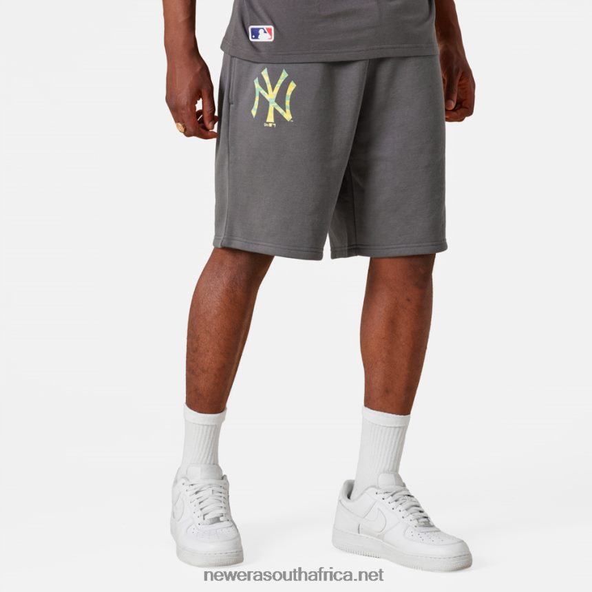 New York Yankees MLB Team Logo Dark Grey Shorts New Era TRBRBN2653