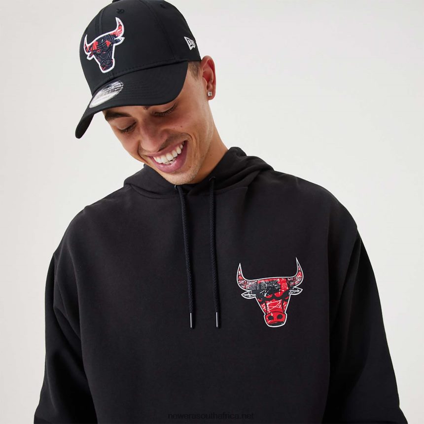 Chicago Bulls NBA Infill Team Logo Black Pullover Hoodie New Era TRBRBN2688