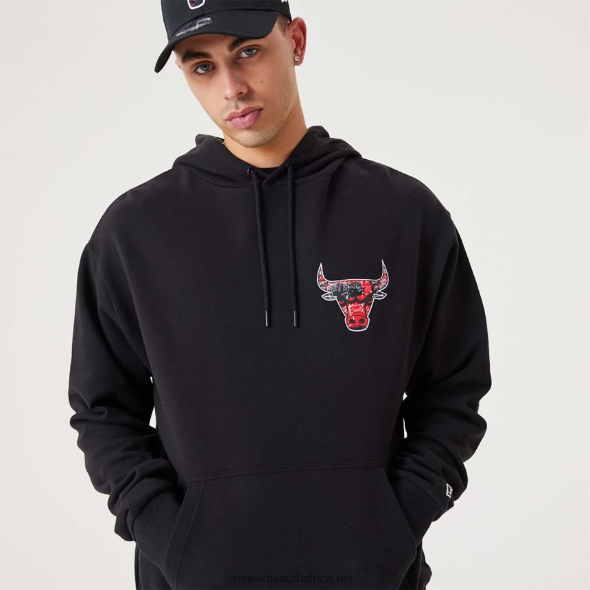 Chicago Bulls NBA Infill Team Logo Black Pullover Hoodie New Era TRBRBN2688