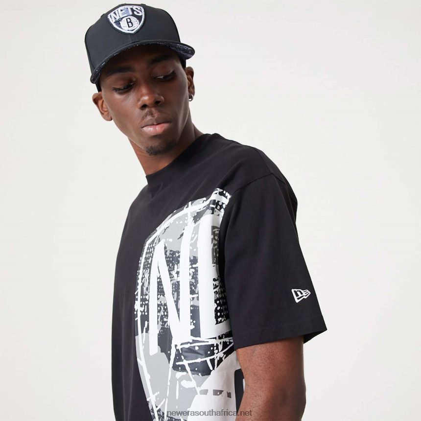 Brooklyn Nets NBA Large Team Logo Black Oversized T-Shirt New Era TRBRBN2955