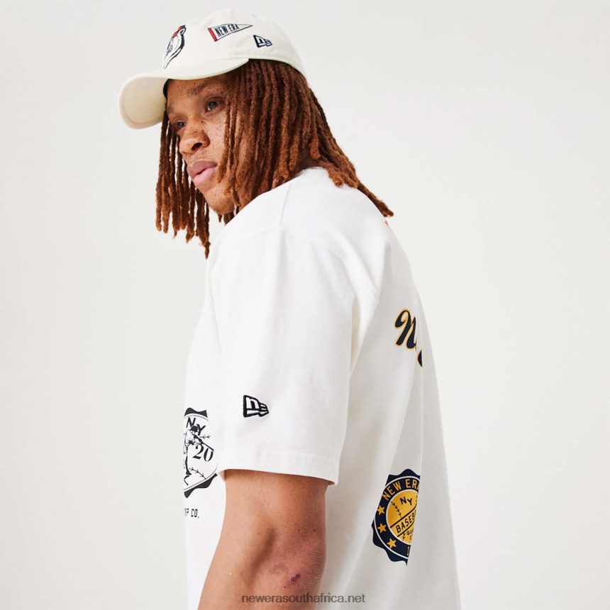 Heritage Badge Open White Oversized T-Shirt New Era TRBRBN3095