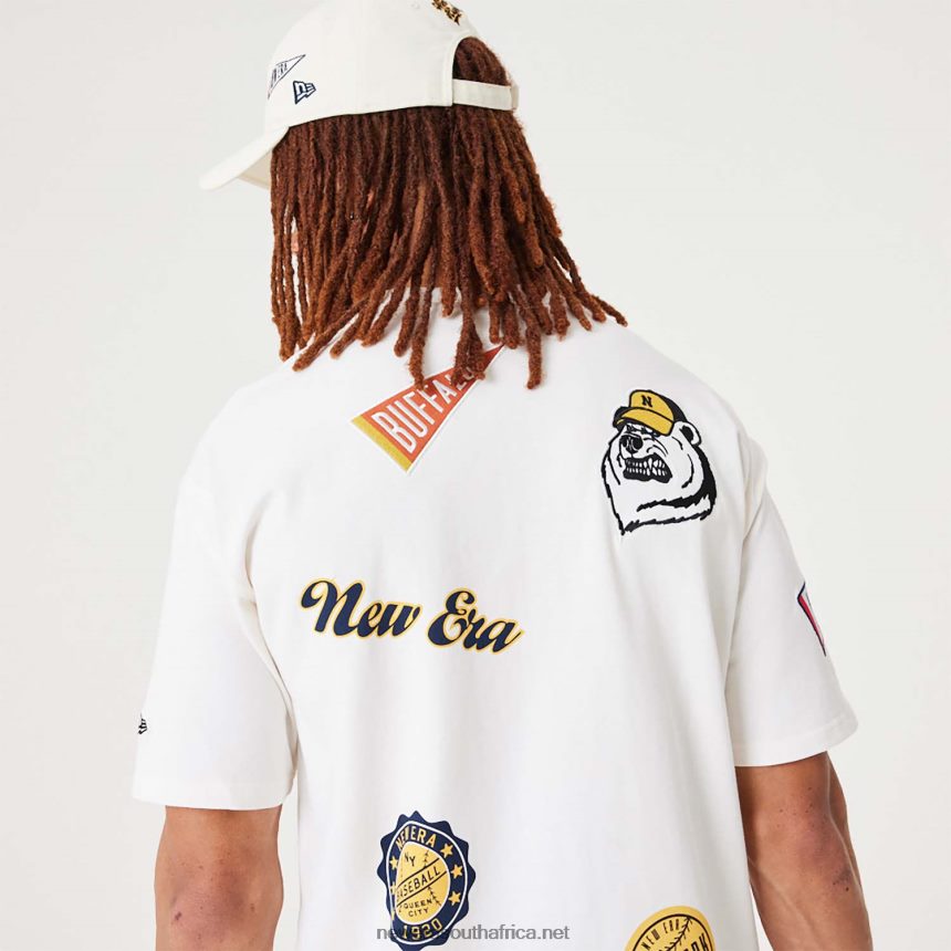 Heritage Badge Open White Oversized T-Shirt New Era TRBRBN3095