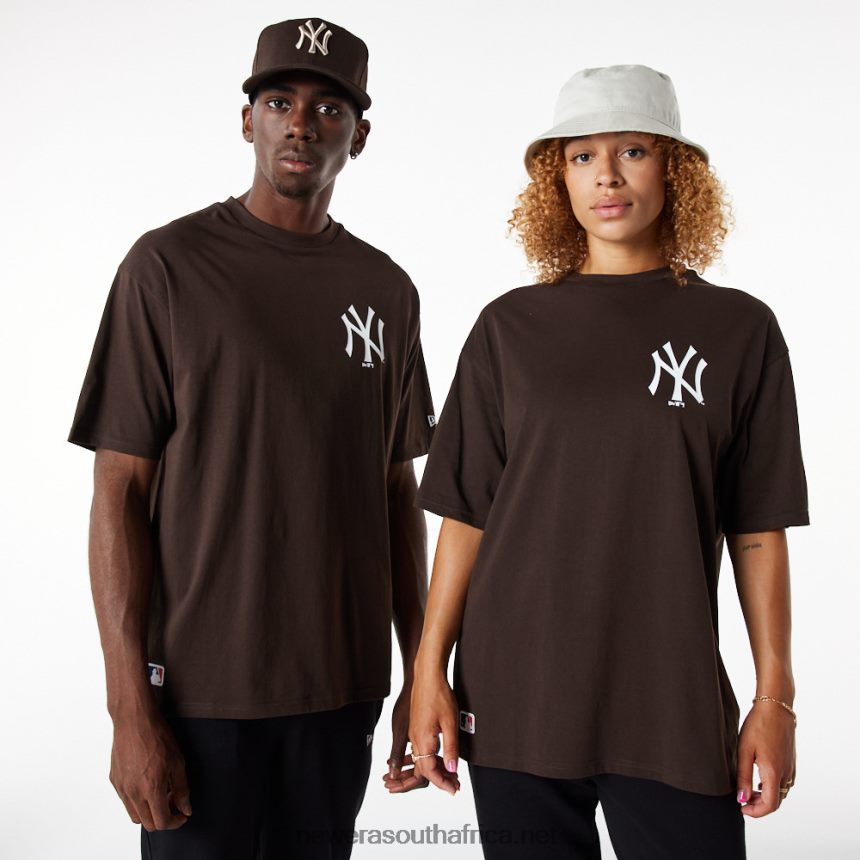 New York Yankees League Essential Brown Oversized T-Shirt New Era TRBRBN3125