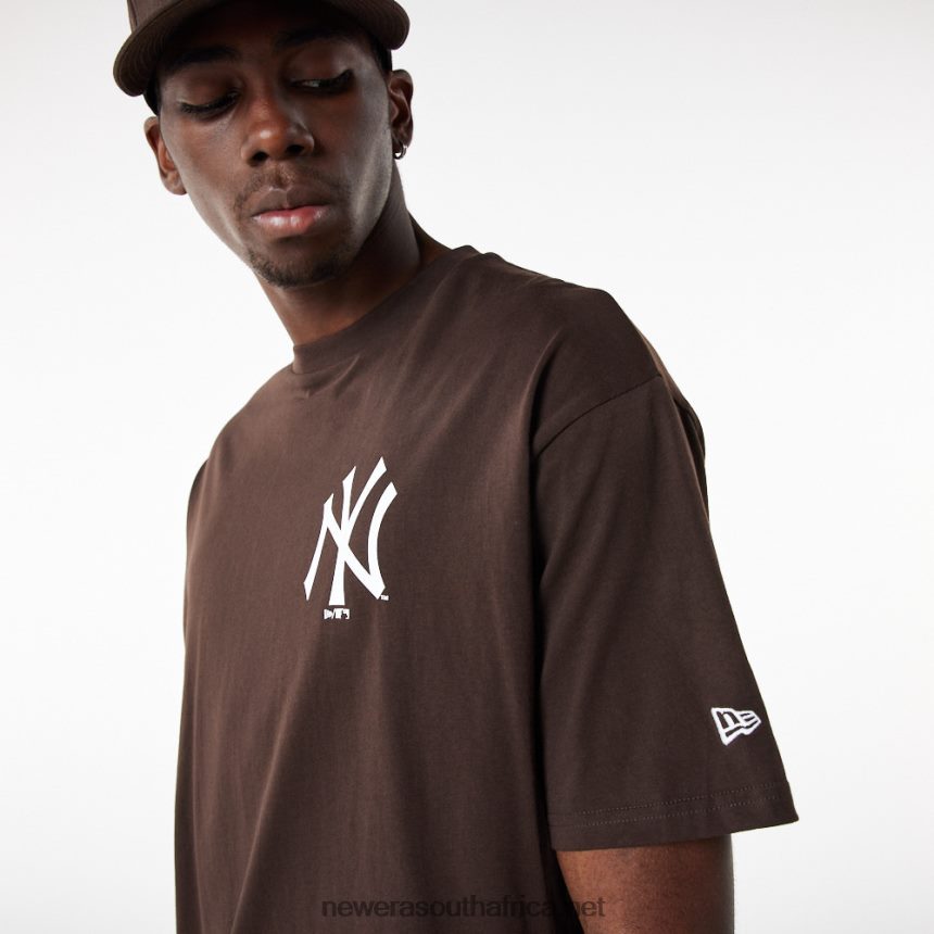 New York Yankees League Essential Brown Oversized T-Shirt New Era TRBRBN3125
