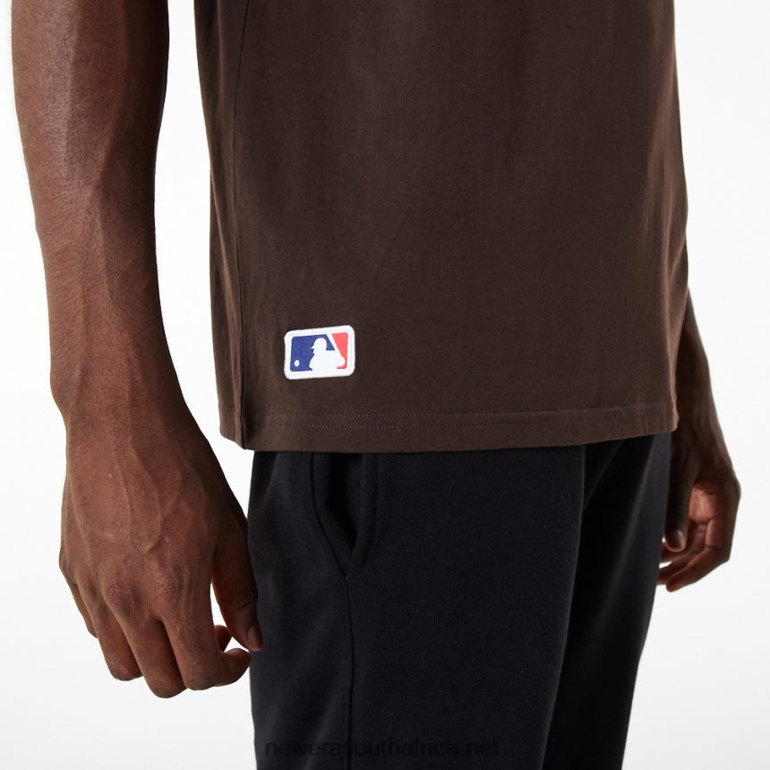 New York Yankees League Essential Brown Oversized T-Shirt New Era TRBRBN3125