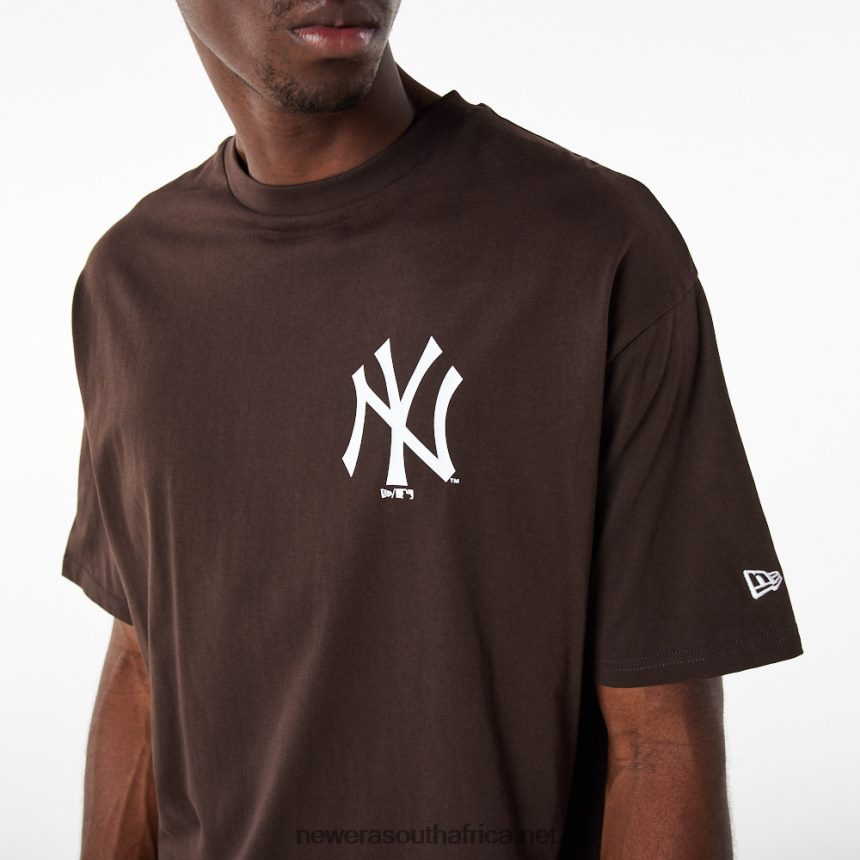New York Yankees League Essential Brown Oversized T-Shirt New Era TRBRBN3125