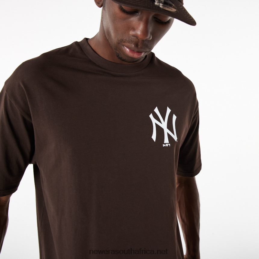 New York Yankees League Essential Brown Oversized T-Shirt New Era TRBRBN3125