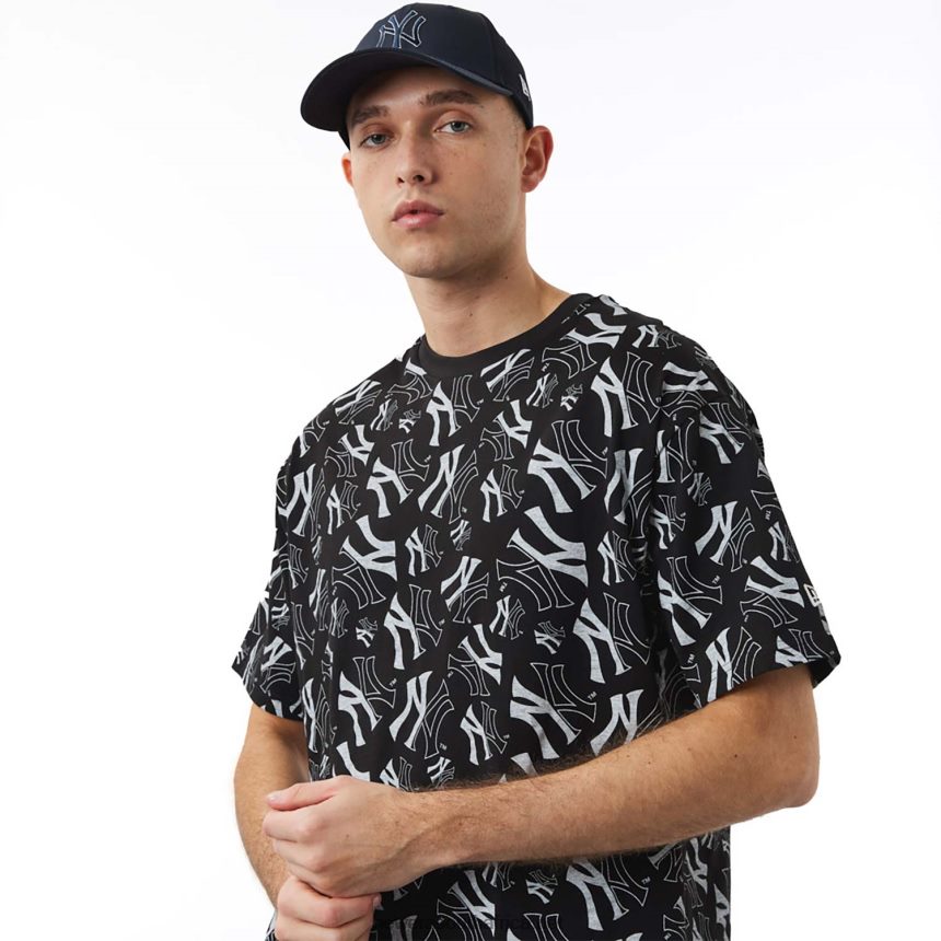 New York Yankees Logo Print Black Oversized T-Shirt New Era TRBRBN3101