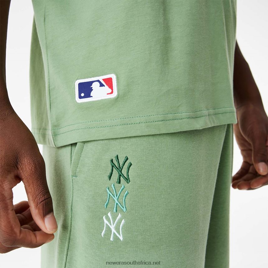 New York Yankees MLB Stacked Logo Green Oversized T-Shirt New Era TRBRBN2855