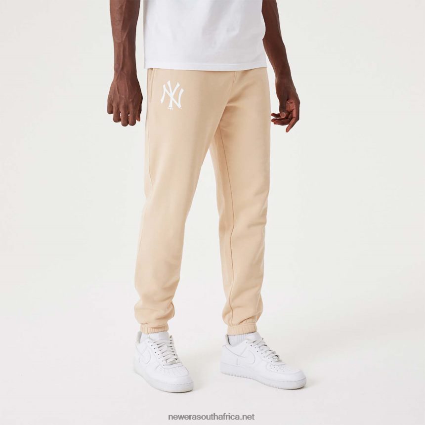 New York Yankees MLB League Essential Light Beige Joggers New Era TRBRBN2613