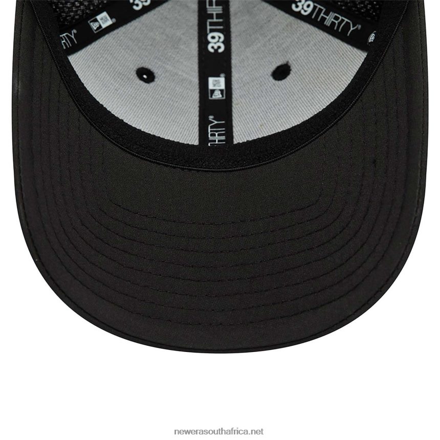 Manchester United FC Spacer Black 39THIRTY Stretch Fit Cap New Era TRBRBN2195