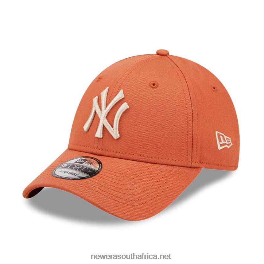 New York Yankees League Essential Peach 9FORTY Adjustable Cap New Era TRBRBN1632