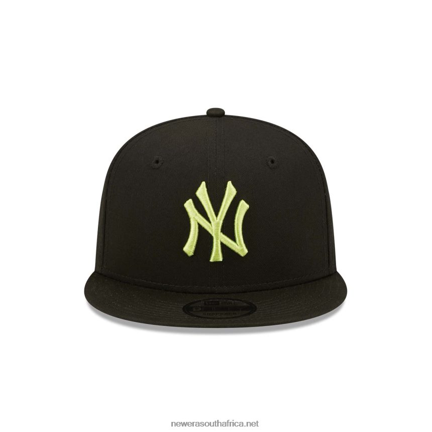 New York Yankees League Essentials Black 9FIFTY Snapback Cap New Era TRBRBN2063