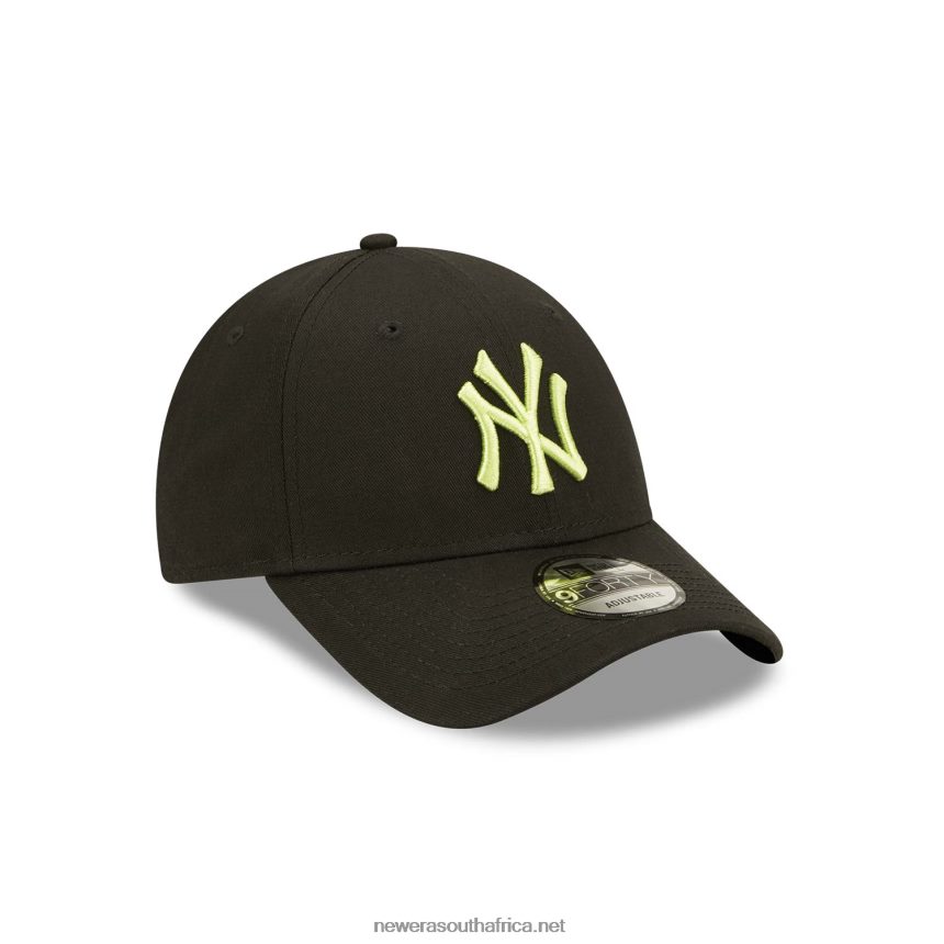 New York Yankees League Essentials Black 9FORTY Adjustable Cap New Era TRBRBN1517