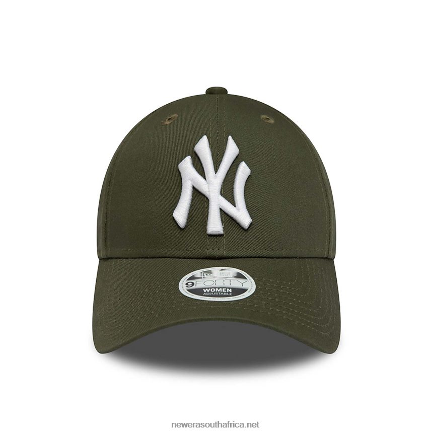 New York Yankees Womens League Essential Green 9FORTY Adjustable Cap New Era TRBRBN1663