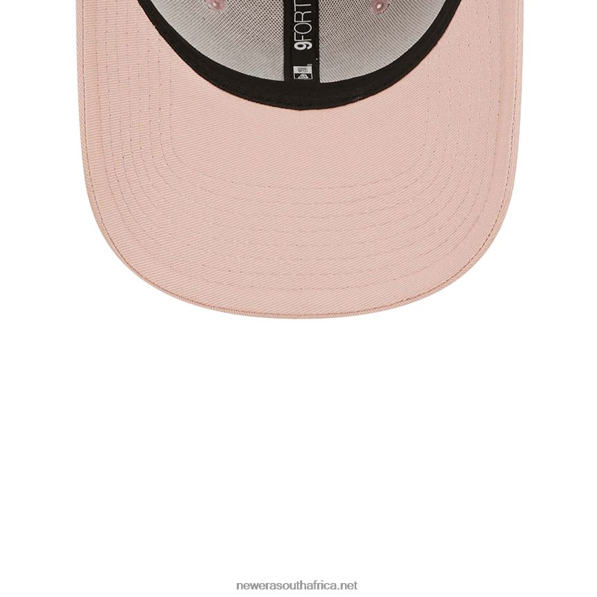 New York Yankees Womens League Essential Pink 9FORTY Adjustable Cap New Era TRBRBN1697