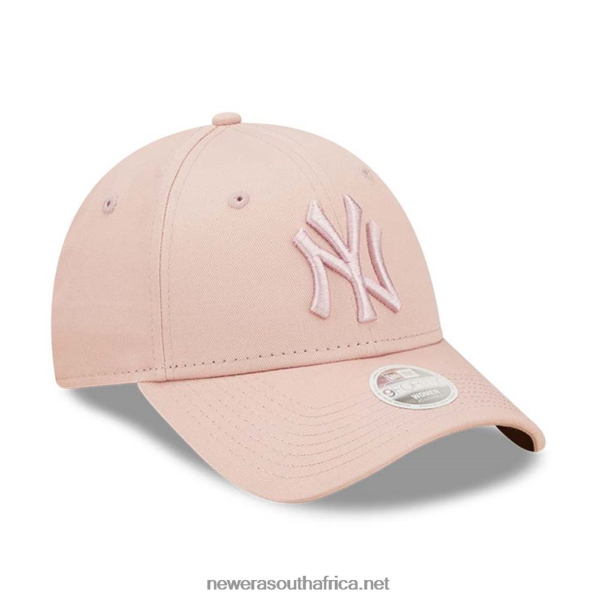 New York Yankees Womens League Essential Pink 9FORTY Adjustable Cap New Era TRBRBN1697